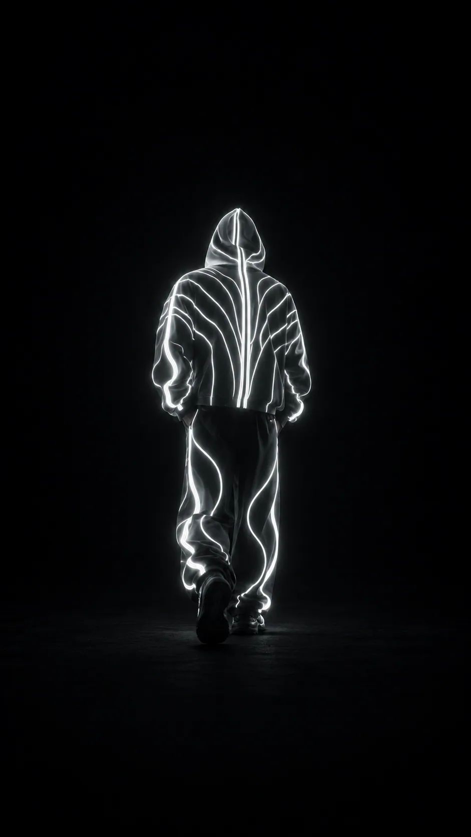 Back view, reflective lines lit by a flash